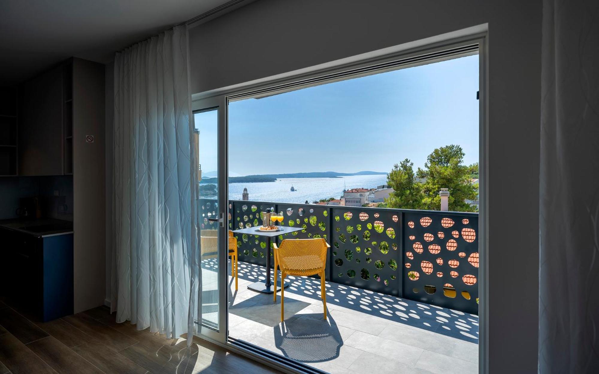 Modern, 2 Bedroom Apartment Hvar Town Exterior photo